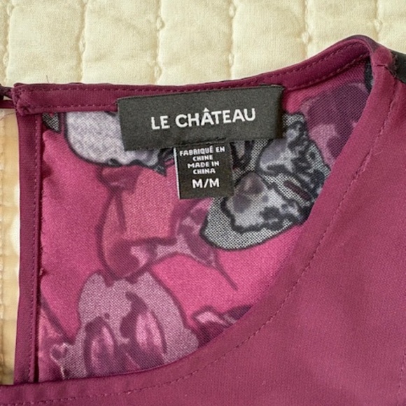Le Chateau Women's size M sleeveless blouse - Picture 2 of 3
